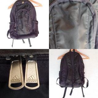 マウンテンパーカーとリュックのセットの画像