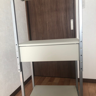 『取引中』白色パソコンラックの画像