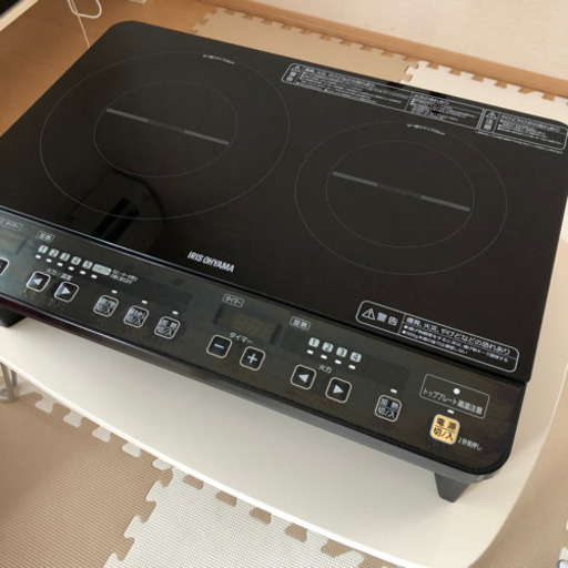 (お譲り先決まりました)アイリスオーヤマ 2口IHコンロ(脚付) IHK-W1S-B ブラック