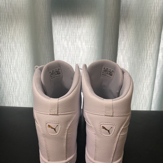 PUMAインヒールスニーカーの画像