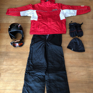 値下げしました　スキーウェア　ゴーグル　手袋　一式お値打ち 値下げしました スキーウェア ゴーグル 手袋 一式お値打ち