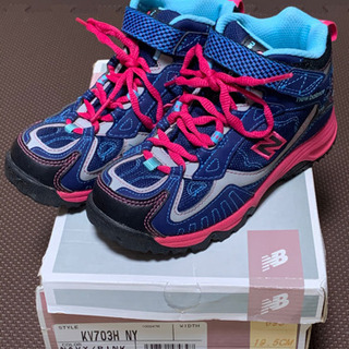 new balance KV703HKY 19.5cm KIDS トレッキングシューズ  ネイビー/ピンクアウトドア　スニーカー の画像