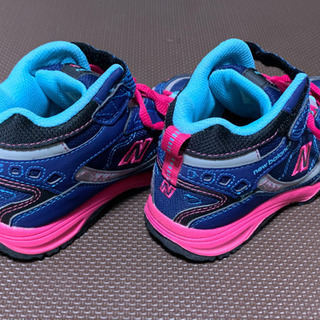 new balance KV703HKY 19.5cm KIDS トレッキングシューズ  ネイビー/ピンクアウトドア　スニーカー の画像