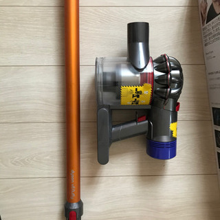 dyson◇掃除機 Dyson V8 Fluffy SV10FF2 コードレスクリーナー