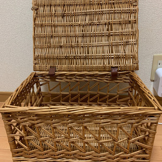 カゴ　おしゃれな感じのカゴです