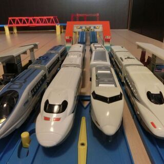 商談中⑮大量レイアウトセット　複線、大鉄橋、駅X2、車両4編成付　プラレールの画像