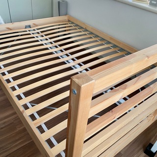 【早い者勝ち】IKEAベッドフレーム！！ナチュラルウッドの画像