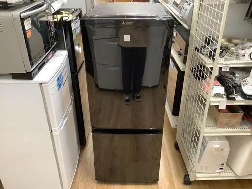 三菱の2ドア冷蔵庫(MR-P15EA）です!