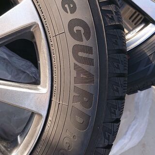 スタッドレスタイヤ4本205/60R16プリウスαの画像