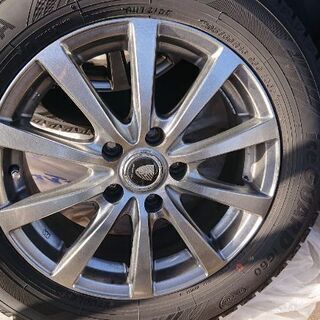 スタッドレスタイヤ4本205/60R16プリウスαの画像