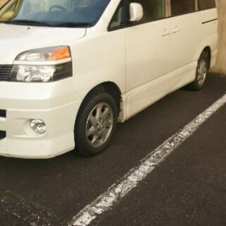 ヴォクシーの画像