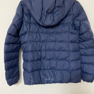 ユニクロ  薄手 ダウン 150サイズ  紺色の画像