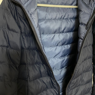 ユニクロ  薄手 ダウン 150サイズ  紺色の画像