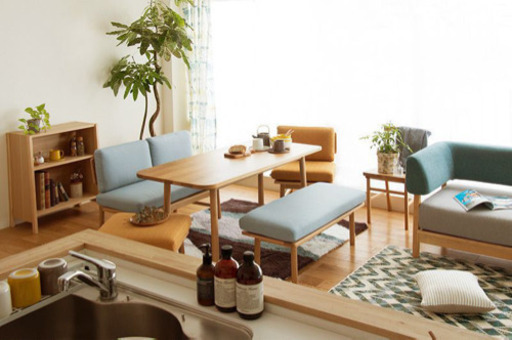 ダイニングテーブル　脚が邪魔にならないテーブル　低め