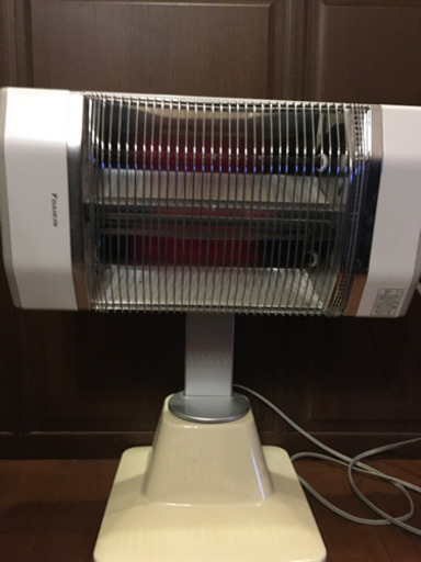 ヒーター　遠赤　高級機種　便利機能多彩　あたたかい　暖房