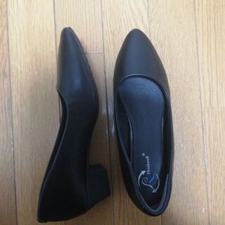 新品　パンプス黒　24