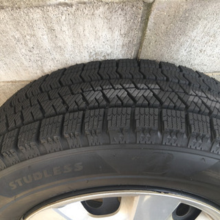 ブリヂストン スタッドレスタイヤ VRX2 185/70 R14 4本の画像