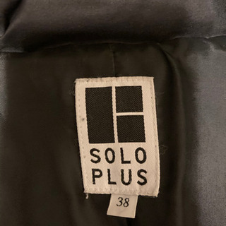 solo  plusダークブラウンダウンコートの画像