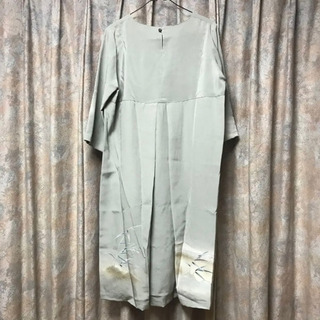 着物リメイク　グレーのワンピース　鶴の画像