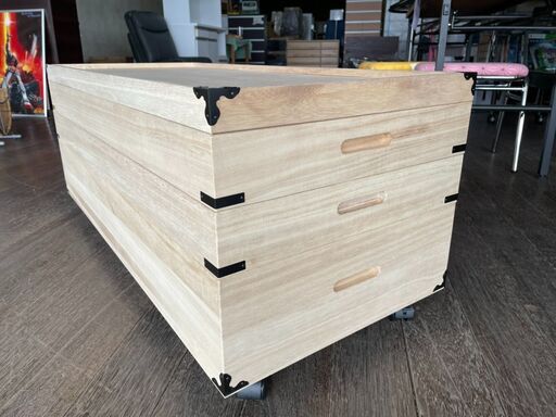 国産！桐たんす！蓋付き盆！キャスター付！通常3万円しますが、3480円で販売します！