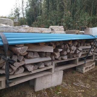 キャンプに最適！広葉樹の中太薪。含水率16％程度。茨城県潮来市。の画像