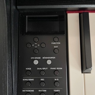 電子ピアノ　美品　YAMAHA  CLP-635B 2017年製の画像