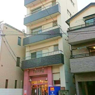駅徒歩10分！！　広々と使える二部屋の賃貸事務所物件！！
