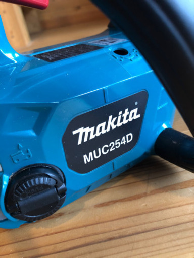 【値下げ美品】マキタ充電式チェーンソー