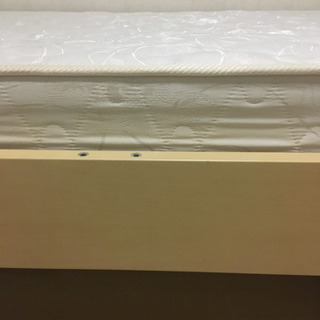 シングルベッドの画像