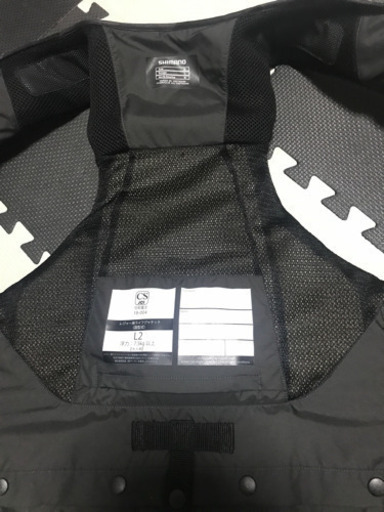 シマノのベスト売ります！