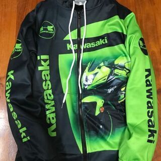 Kawasakiロゴ入りパーカー。
