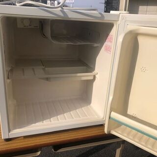 冷蔵庫　小の画像