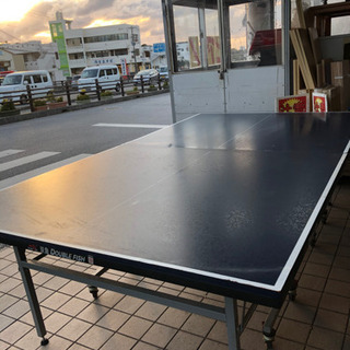 🔴売約済🔴卓球台(2つに分かれる降りたみ式キャスター付)