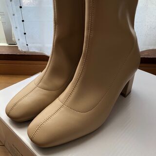 GLOBAL WORK ショートブーツ（ベージュ）