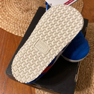 新品未使用ベビースニーカー　オニツカタイガー 13.5センチの画像