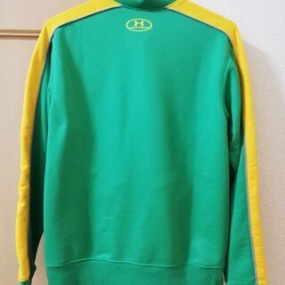 アンダーアーマーのジャージの画像