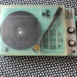COLNMBIA PORTABLE PLAYE