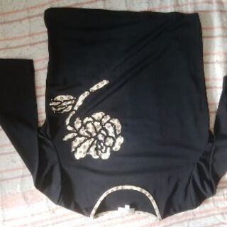 黒花長袖