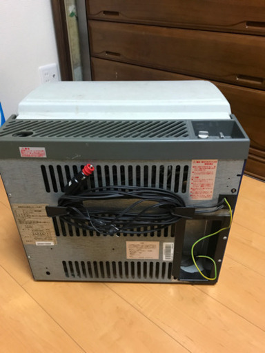 持ち運び可能な冷蔵庫。値下げします。災害やアウトドアでの使用も可能です。