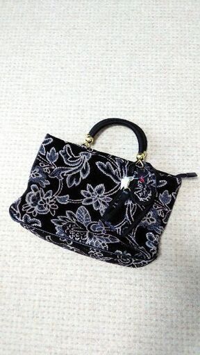 ★完売★SALE★☆新古品☆　ブラック×フラワー・ゴブラン織りバッグ