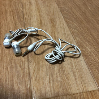 充電器　イヤホンの画像