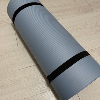 ニトリのヨガマット 厚さ10mm の画像