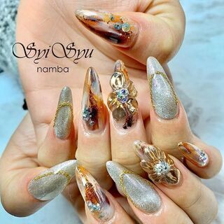 なんばCityすぐ側！【経験者】ネイリスト急募！！パート[時給1100円～1400円][週2～OK][土日は入れる方][遅番できる方]の画像