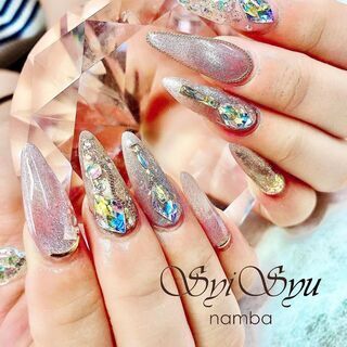 なんばCityすぐ側！【経験者】ネイリスト急募！！パート[時給1100円～1400円][週2～OK][土日は入れる方][遅番できる方]の画像
