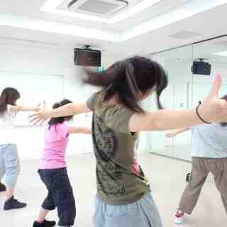ダンスレッスン（中学生以上〜大人）☆岡場駅前☆グループレッスン無料体験会 受付中！☆ 毎週日曜日 19:00～20:00 ☆初心者大歓迎！の画像
