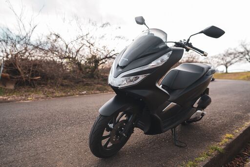 低走行車　PCX150　神奈川　限定 マットブラック　保令和7年10月付