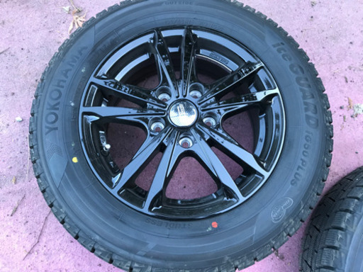 スタッドレスタイヤ 15インチ 美品