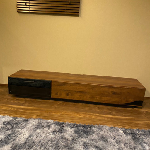 ロングタイプテレビ台　モダンデザイン