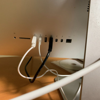 値下げ　iMac 21.5インチ　late 2015 本体、ケーブルのみの画像