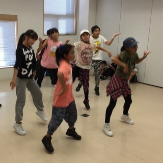 ダンスレッスン　ジュニア（小学生）クラス ☆JR垂水駅 山陽垂水駅☆グループレッスン無料体験会 受付中！☆土曜日 18:00～19:00 ☆初心者大歓迎！の画像